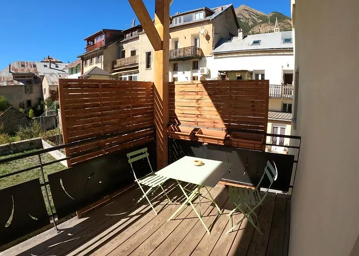 Maison Neuve Proche De Barcelonnette