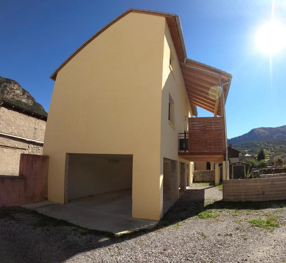 Maison Neuve Proche De Barcelonnette * Jausiers