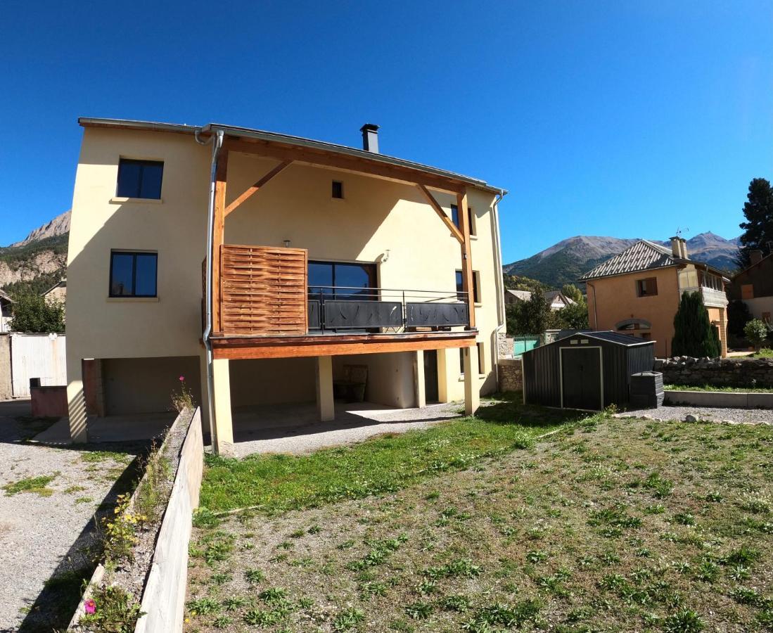 Maison Neuve Proche De Barcelonnette