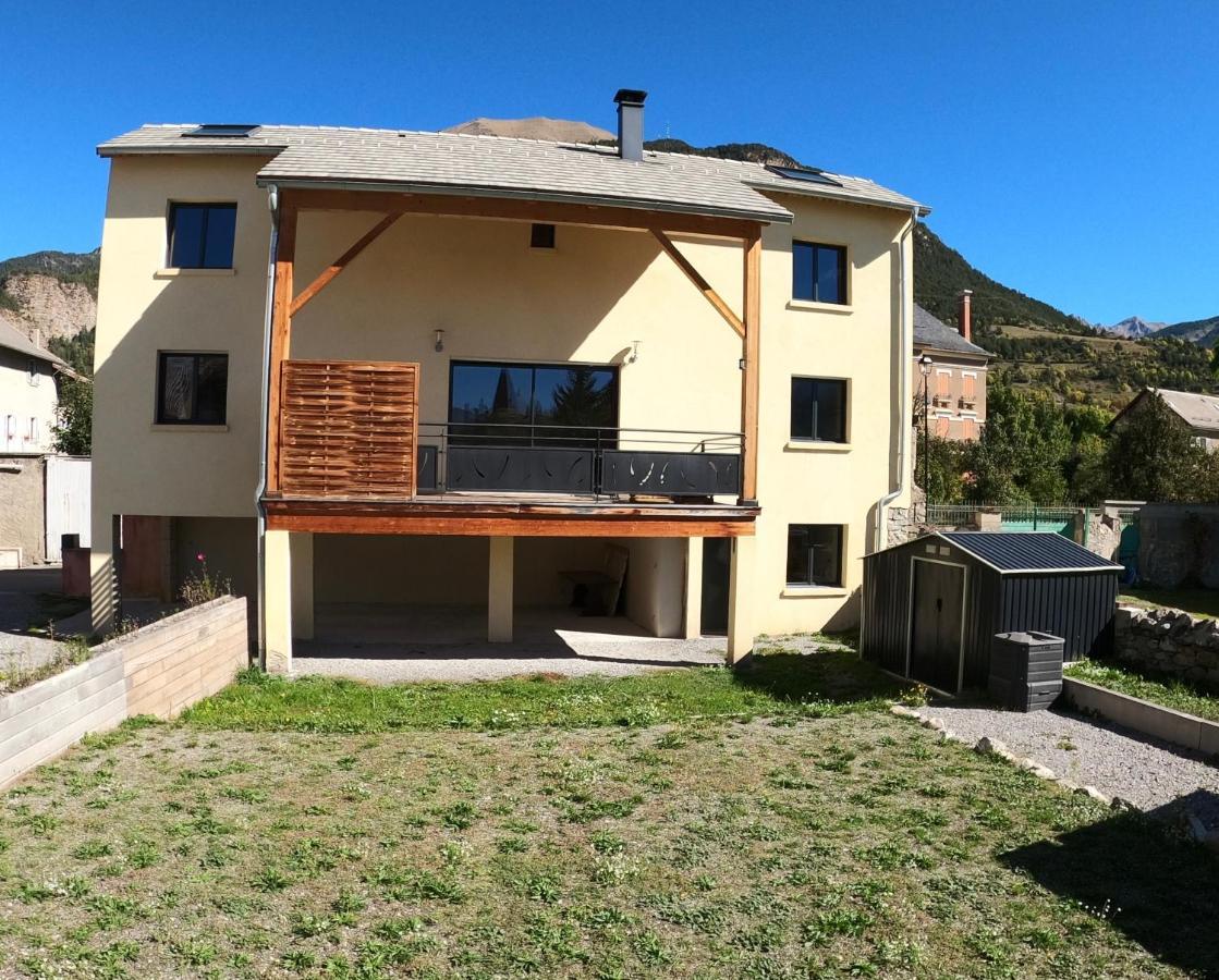 Maison Neuve Proche De Barcelonnette Jausiers